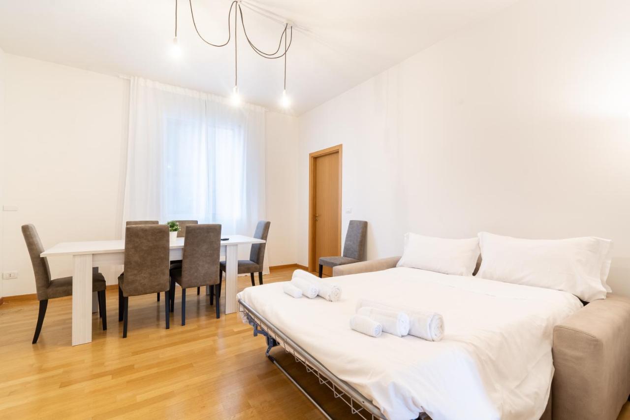 4 Star Family & Friends Apt - Self Check-In Bologna Exteriör bild