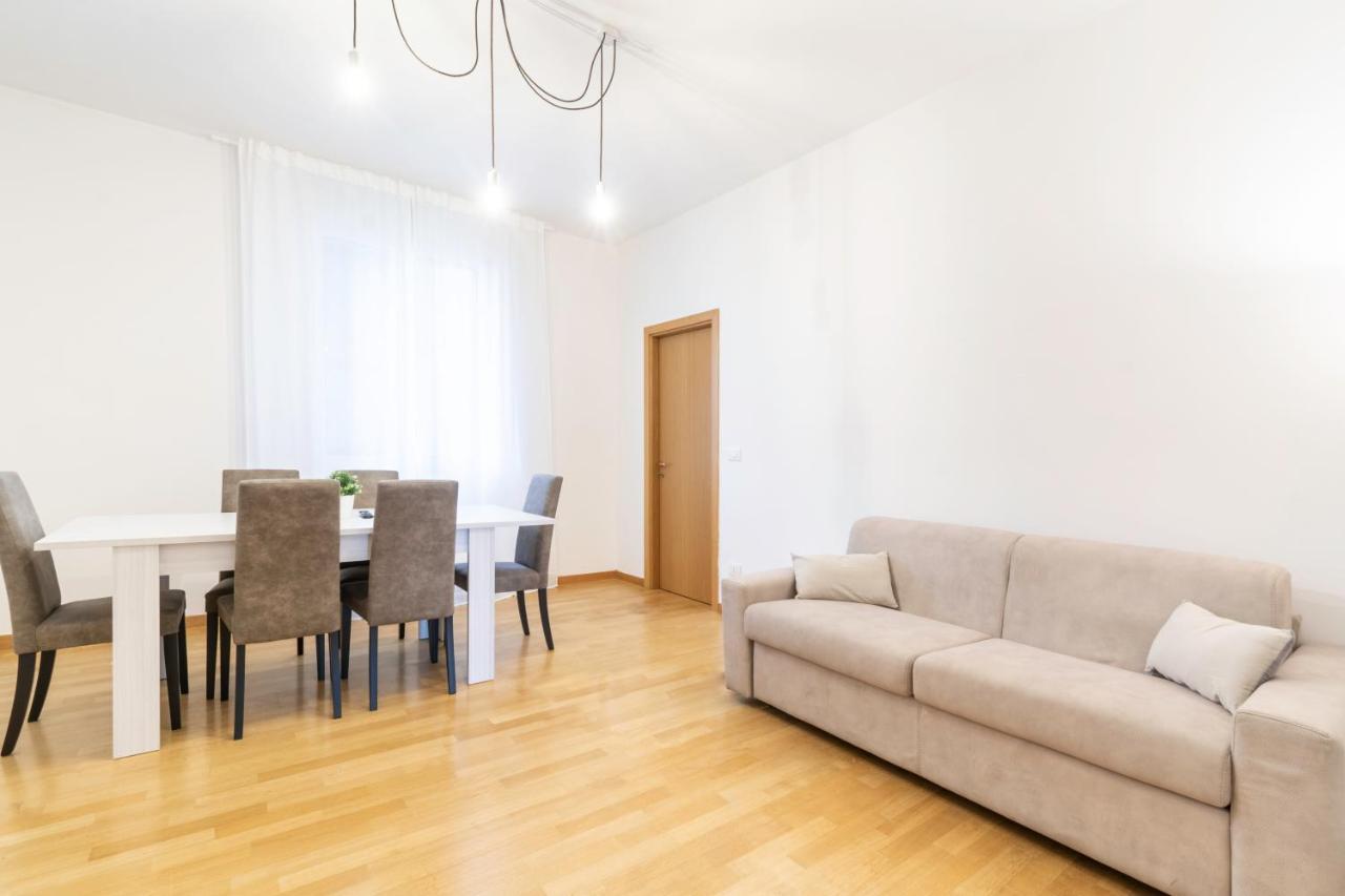 4 Star Family & Friends Apt - Self Check-In Bologna Exteriör bild