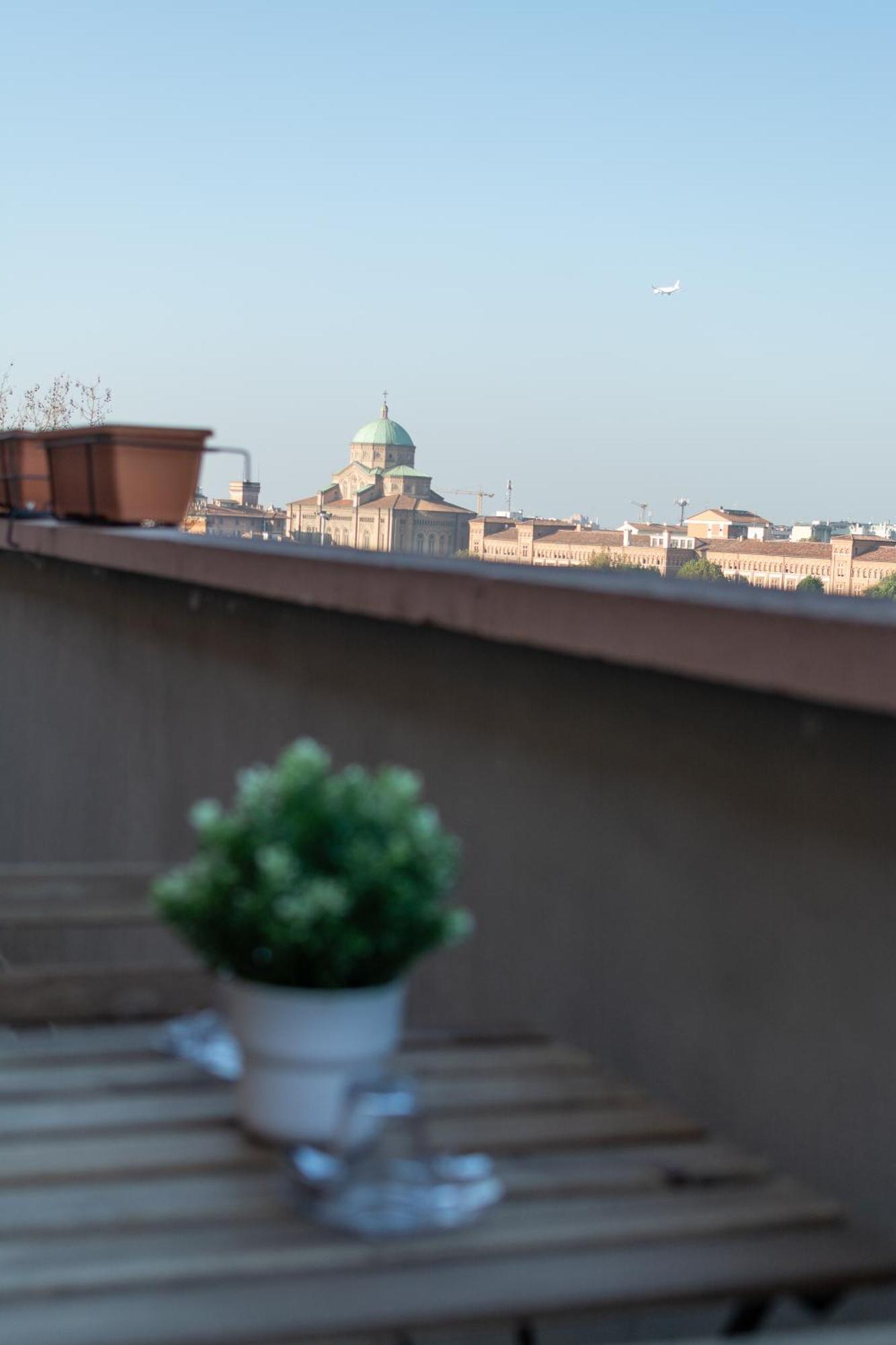 4 Star Family & Friends Apt - Self Check-In Bologna Exteriör bild