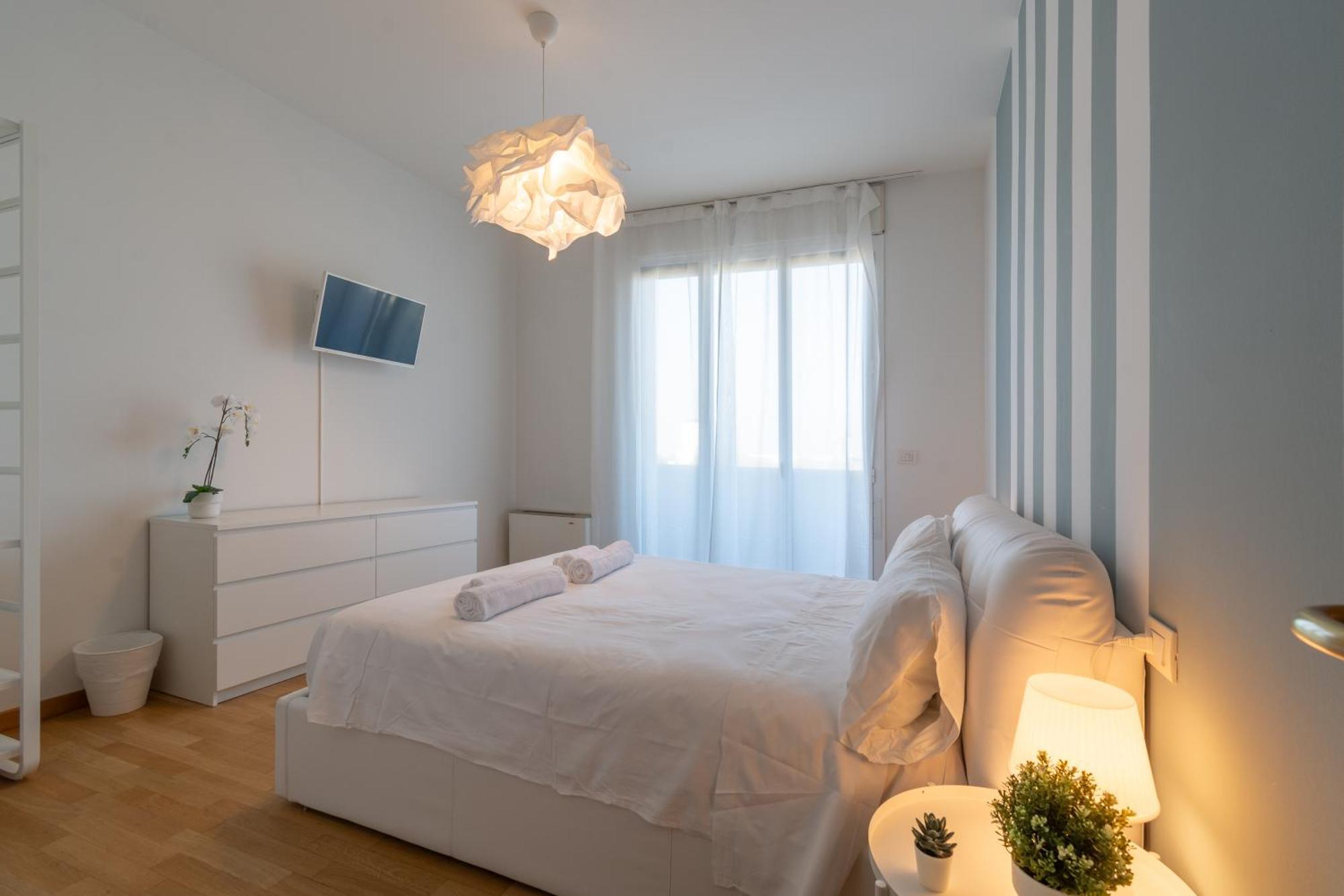 4 Star Family & Friends Apt - Self Check-In Bologna Exteriör bild