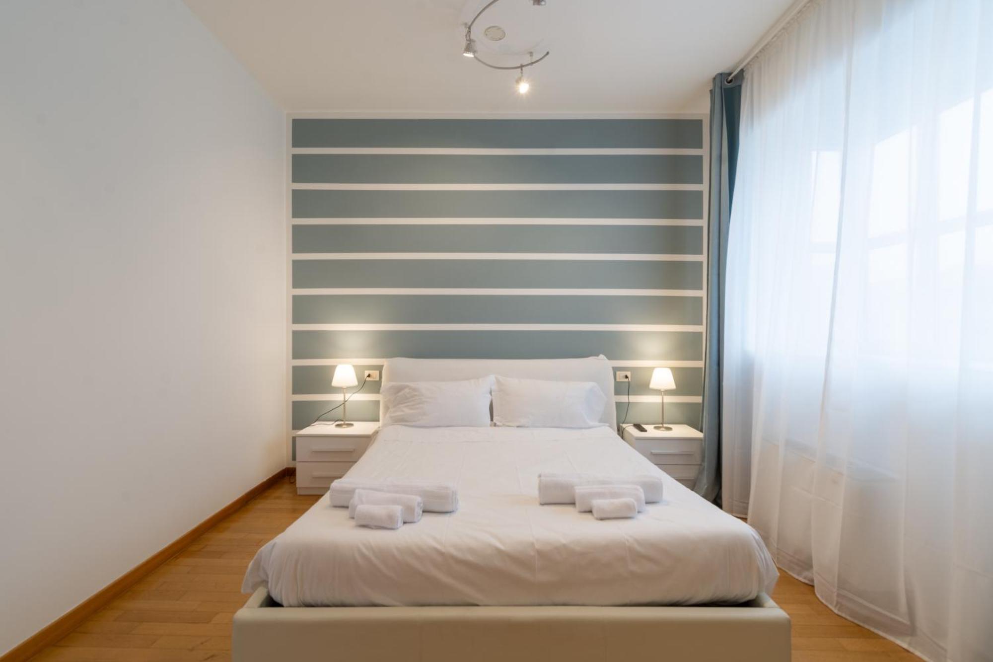4 Star Family & Friends Apt - Self Check-In Bologna Exteriör bild