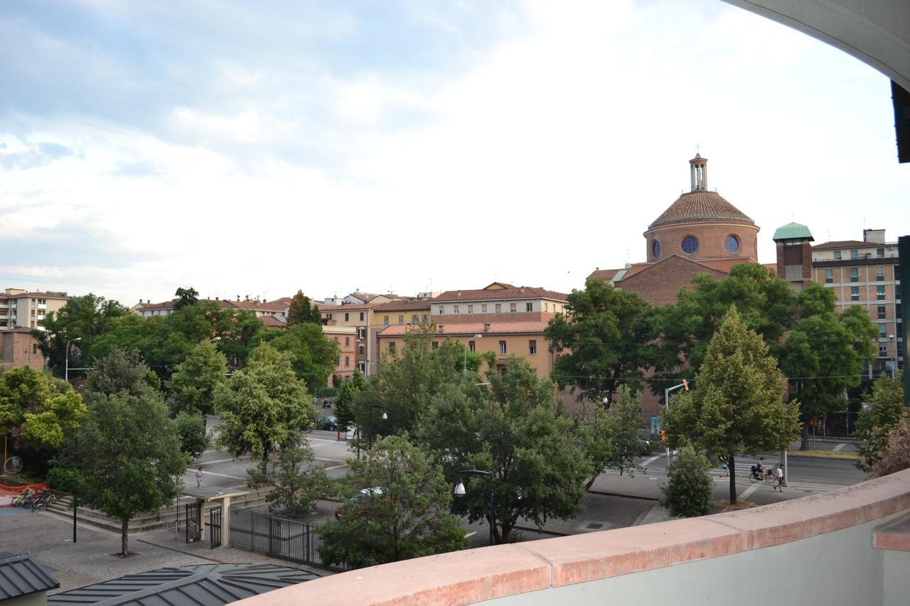 4 Star Family & Friends Apt - Self Check-In Bologna Exteriör bild