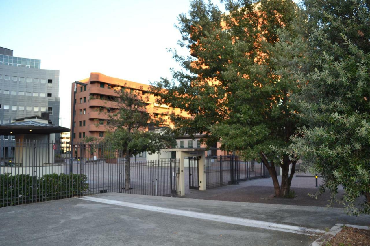 4 Star Family & Friends Apt - Self Check-In Bologna Exteriör bild